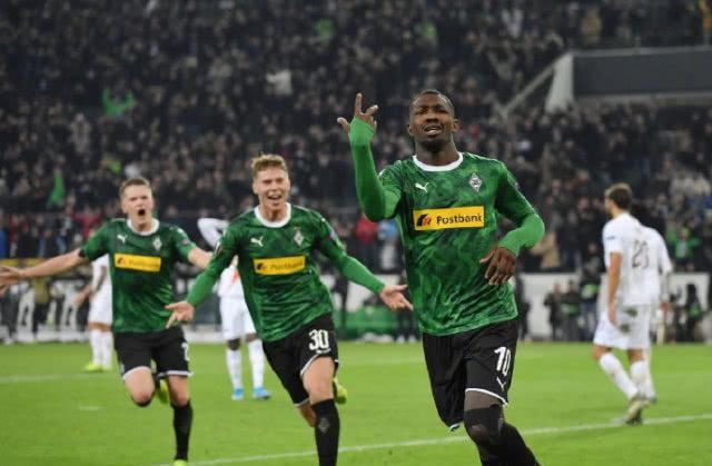 既展现了球 既展现了球