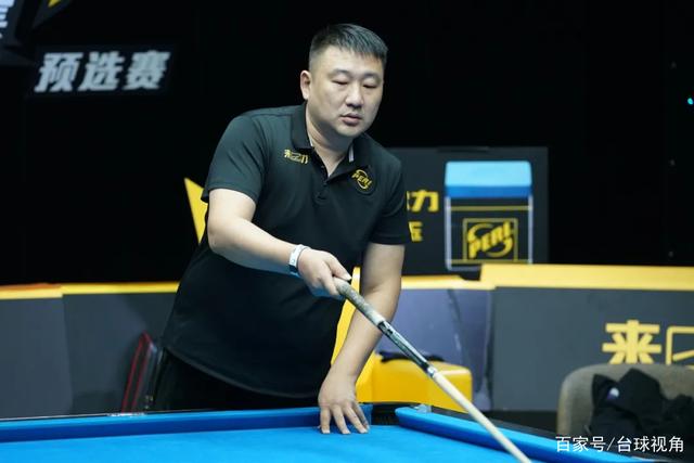 马在争夺赫 马在争夺赫