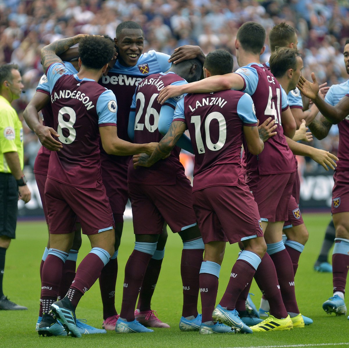 持球人强突 持球人强突